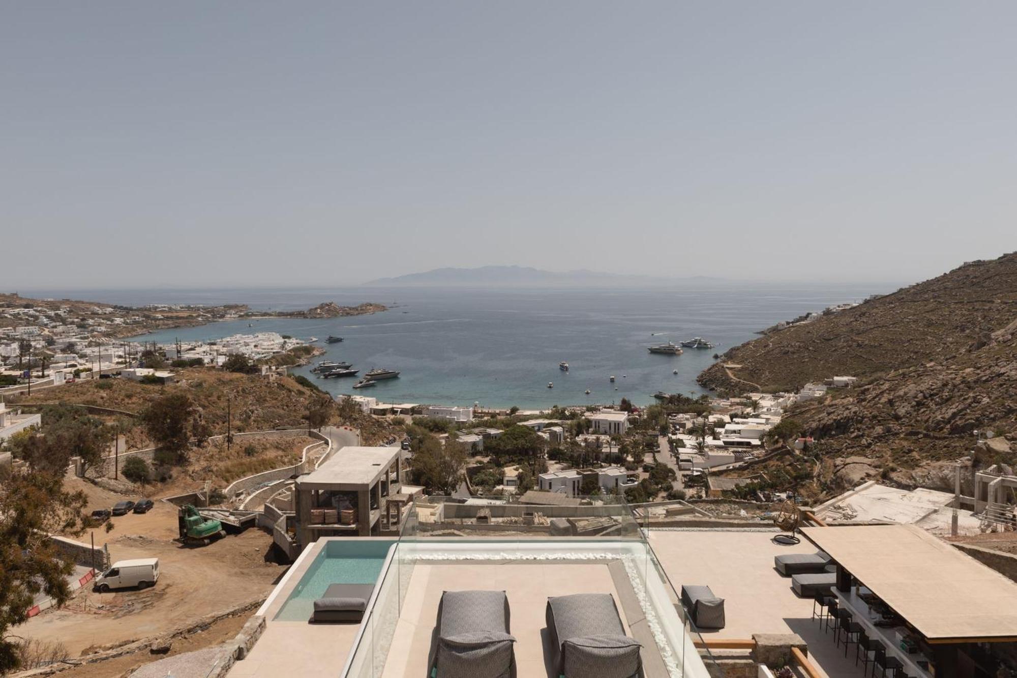 Calma Mykonos *